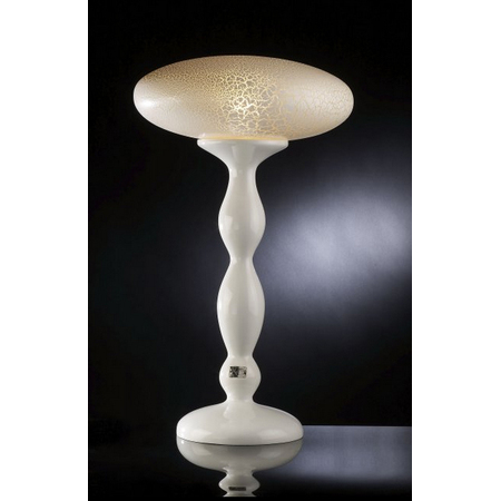 Лампа, модель «TABLE LAMP LORENA CE RESINA »